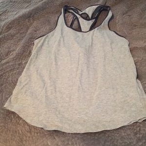 Lululemon tank in perfect condition size 4
